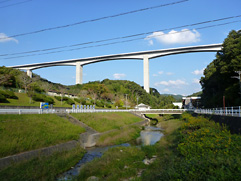 新東名高速道路 青木川橋工事